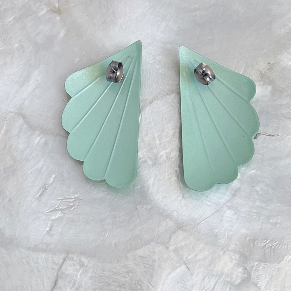 Mint Green Enamel Shell Shape Earrings Summer Fun - image 7